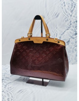 LOUIS VUITTON AMARANTE MONOGRAM VERNIS LEATHER BREA MM HANDLE BAG WITH REMOVABLE LEATHER STRAP 