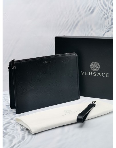 (UNUSED) VERSACE BLACK EMBOSSED LEATHER SILVER LOGO WITH PRINT ZIPPED CLUTCH -FULL SET-