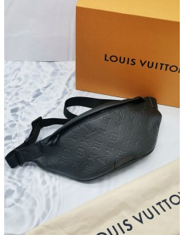 (UNUSED) 2024 MICROCHIP LOUIS VUITTON DISCOVERY BUMBAG PM BLACK EMBOSSED MONOGRAM SHADOW CALF LEATHER -FULL SET-