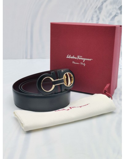 (LIKE NEW) SALVATORE FERRAGAMO REVERSIBLE BLACK LEATHER BELT SIZE 110 -FULL SET- 