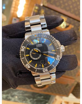 ORIS AQUIS SMALL SECOND DIVERS 500M WATER RESISTANT ORANGE DIAL SCALE REF 01.743.7673.4159-07.4.26.34EB 43MM AUTOMATIC YEAR 2015 WATCH -FULL SET-