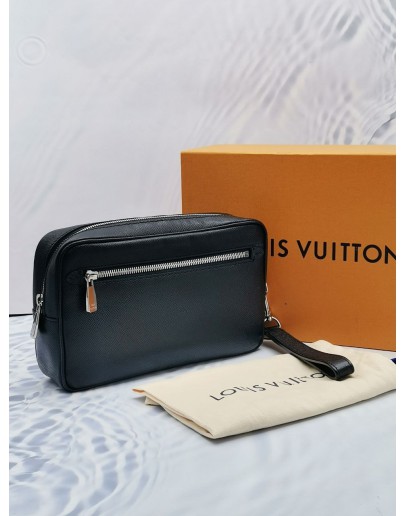 (LIKE NEW) LOUIS VUITTON BLACK TAIGA LEATHER KASAI CLUTCH -FULL SET-