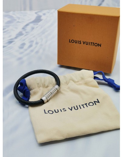 (LIKE NEW) LOUIS VUITTON 'DIGIT' T 19 BRACELET -FULL SET-