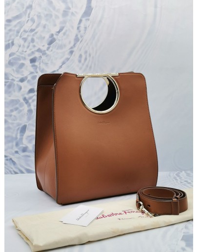 SALVATORE FERRAGAMO VELA TOTE LEATHER BAG IN BROWN 