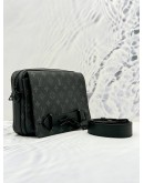 (LIKE NEW) LOUIS VUITTON STEAMER MESSENGER CROSSBODY BAG IN GREY MONOGRAM ECLIPSE CANVAS AND BLACK CALF LEATHER