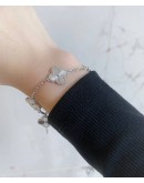 (BRAND NEW) 2023 VCA VAN CLEEF & ARPELS VINTAGE ALHAMBRA BRACELET 5 MOTIFS 18K 750 WHITE GOLD -FULL SET-