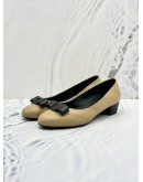 SALVATORE FERRAGAMO VARA BOW FLAT SHOES IN BEIGE BLACK CALF LEATHER SIZE 8.5US -FULL SET-