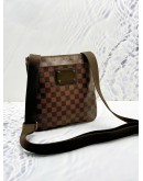 LOUIS VUITTON BROOKLYN FLAT CROSSBODY BAG IN BROWN DAMIER EBENE CANVAS