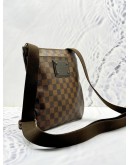 LOUIS VUITTON BROOKLYN FLAT CROSSBODY BAG IN BROWN DAMIER EBENE CANVAS