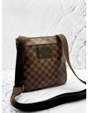 LOUIS VUITTON BROOKLYN FLAT CROSSBODY BAG IN BROWN DAMIER EBENE CANVAS