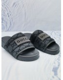 (LIKE NEW) 2024 GUCCI MEN'S SLIDE SANDAL IN GREY LEATHER TRIM AND RUBBER SOLE SIZE 9 -FULL SET-