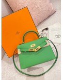 (BRAND NEW) 2024 HERMES MINI KELLY 20 IN VERT COMICS CHEVRE MYSORE WITH GOLD HARDWARE -FULL SET-