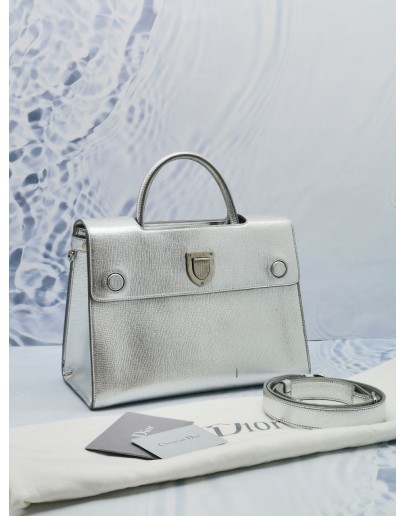 2017 CHRISTIAN DIOR DIOEVER MEDIUM HANDLE BAG WITH STRAP IN SILVER METALLIC LEATHER