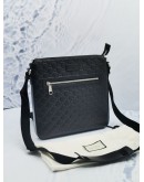 GUCCI GG GUCCISSIMA LEATHER ZIP MESSENGER BAG IN BLACK