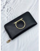 SALVATORE FERRAGAMO GANCINI LONG ZIPPY WALLET IN BLACK CALFSKIN LEATHER