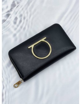 SALVATORE FERRAGAMO GANCINI LONG ZIPPY WALLET IN BLACK CALFSKIN LEATHER