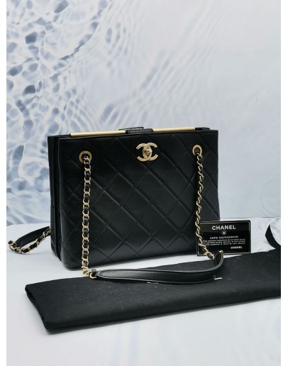 2019 CHANEL CC LOGO INFINITY CHAIN SHOULDER BAG IN BLACK CALFSKIN LEATHER