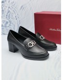 SALVATORE FERRAGAMO ROLO GANCINI BLACK LEATHER LADIES LOAFER SIZE 7 -FULL SET-