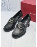 SALVATORE FERRAGAMO ROLO GANCINI BLACK LEATHER LADIES LOAFER SIZE 7 -FULL SET-