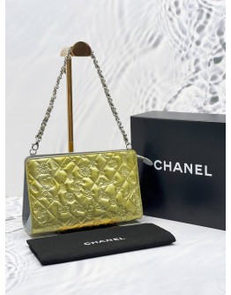 (SALE) 2010 CHANEL LUCKY SYMBOLS POUCH BAG IN SOFT GREEN EMBOSSED PATENT LEATHER 