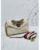 GUCCI NAPPA PEARL STUDDED QUEEN MARGARET BROADWAY BEE SHOULDER BAG IN OFF WHITE LEATHER 