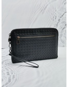 BOTTEGA VENETA INTRECCIATO LEATHER ZIPEED CLUTCH IN BLACK 