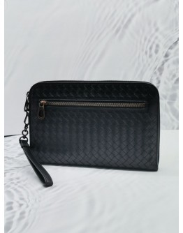 BOTTEGA VENETA INTRECCIATO LEATHER ZIPEED CLUTCH IN BLACK 