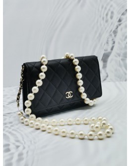 (SALE) 2022 MIROCHIP CHANEL 22P WHITE PEARL WALLET ON CHAIN SLING BAG IN BLACK LAMBSKIN GHW 