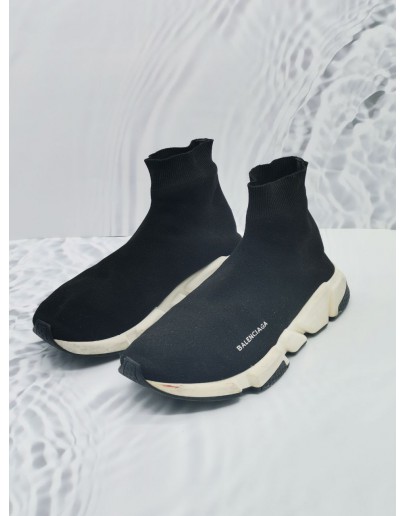 BALENCIAGA SPEED KNIT ON TRAINER BLACK AND WHITE SIZE 44