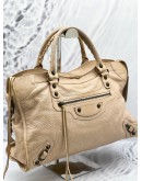 BALENCIAGA PRALINE LAMBSKIN LEATHER MEDIUM MOTORCYCLE CITY BAG IN BEIGE 