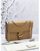 GUCCI INTERLOCKING GG CAMELIA LIGHT GOLD CHAIN SLING BAG IN BEIGE CALFSKIN LEATHER