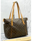 LOUIS VUITTON TOTALLY MM TOTE SHOULDER BAG IN BROWN MONOGRAM CANVAS WITH LEATHER TRIM 