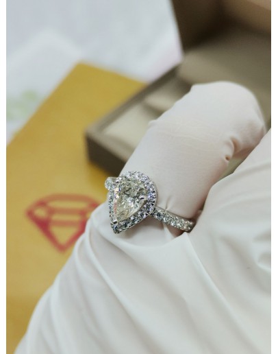 DIAMOND PEAR BRILLEANT RING