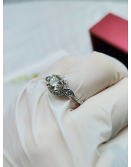 DIAMOND ROUND BRILLEANT RING