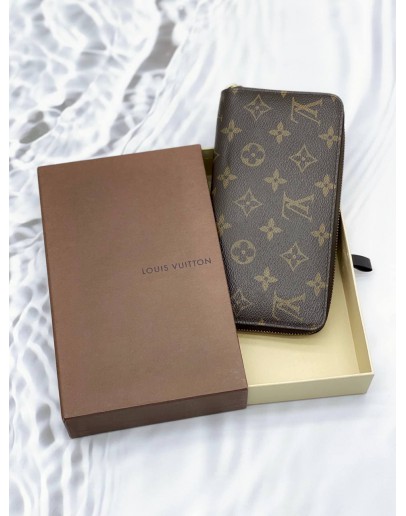 LOUIS VUITTON ZIPPY WALLET MONOGRAM CANVAS