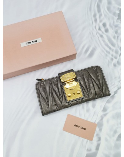 MIU MIU MATELASSE WALLET  