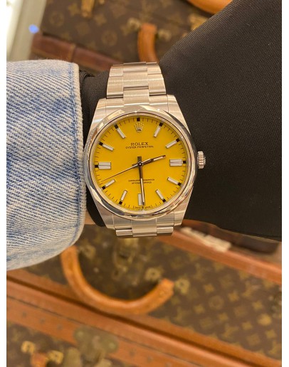 (LIKE NEW) 2021 ROLEX OYSTER PERPETUAL 41 REF 124300 AFTER YELLOW DIAL 41MM AUTOMATIC WATCH -FULL SET-