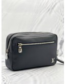 (LIKE NEW) YEAR 2019 LOUIS VUITTON BLACK TAIGA LEATHER KASAI CLUTCH 