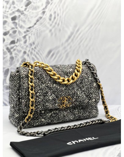 (LIKE NEW) MICROCHIP CHANEL 19 TWEED QUILTED CC LOGO FLAP CROSSBODY BAG WITH 3 TONE HARDWARE