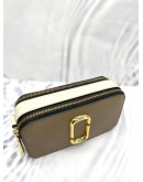 MARC JACOBS BROWN / WHITE LEATHER SMALL CAMERA CROSSBODY BAG WITH DOUBLE ZIPPED