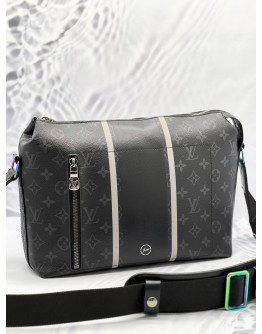 (LIKE NEW) LOUIS VUITTON ECLIPSE APOLLO MESSENGER BAG