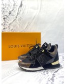 (LIKE NEW) LOUIS VUITTON RUNAWAY SNEAKERS -FULL SET-
