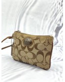 COACH CORNER ZIP WRISTLET POUCH BROWN SIGNATURE CANVAS
