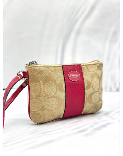COACH CORNER ZIP WRISTLET POUCH KHAKI SIGNATURE CANVAS DARK PINK