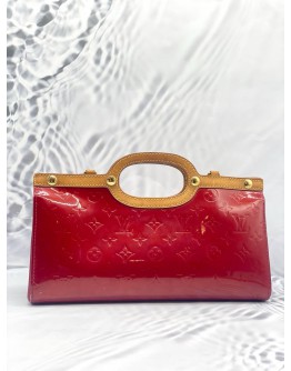 (LIKE NEW) LOUIS VUITTON ROXBURY DRIVE HANDBAG IN RED MONOGRAM VERNIS LEATHER WITH STRAP