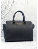(LIKE NEW) MICHAEL KORS BLACK LEATHER HANDLE BAG WITH STRAP 