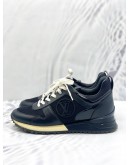 (LIKE NEW) LOUIS VUITTON RUNAWAY SNEAKERS 