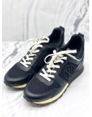 (LIKE NEW) LOUIS VUITTON RUNAWAY SNEAKERS 