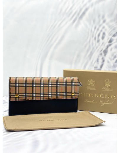 (LIKE NEW) BURBERRY SMALL SCALE CHECK AND BLACK LEATHER CONTINENTAL WALLET -FULL SET-