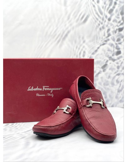 (LIKE NEW) SALVATORE FERRAGAMO RED GANCINI ORNAMENT DRIVER LOAFERS SIZE 6 1/2